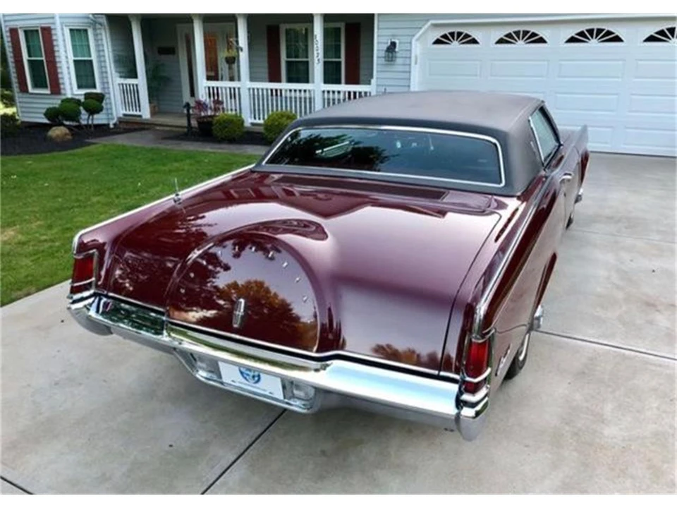1969 Lincoln Continental Mark III - Image 4 of 10