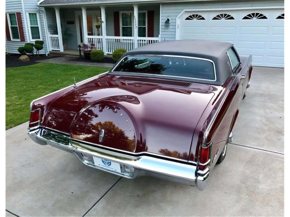 1969 Lincoln Continental Mark III - Image 7 of 10