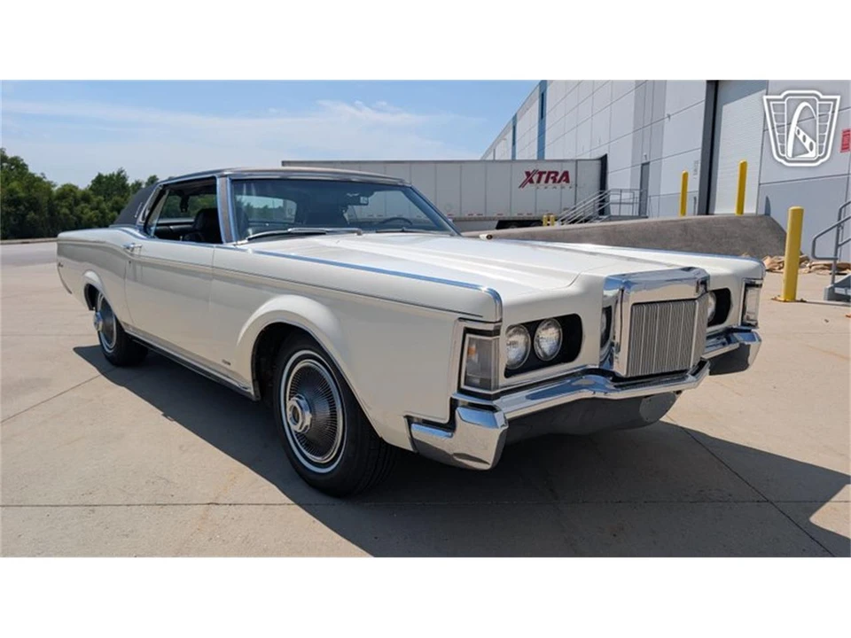 1969 Lincoln Continental Mark III - Image 21 of 31