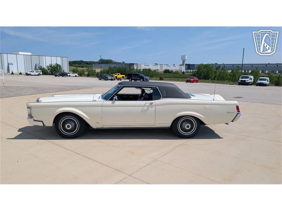 1969 Lincoln Continental Mark III - Image 5 of 31