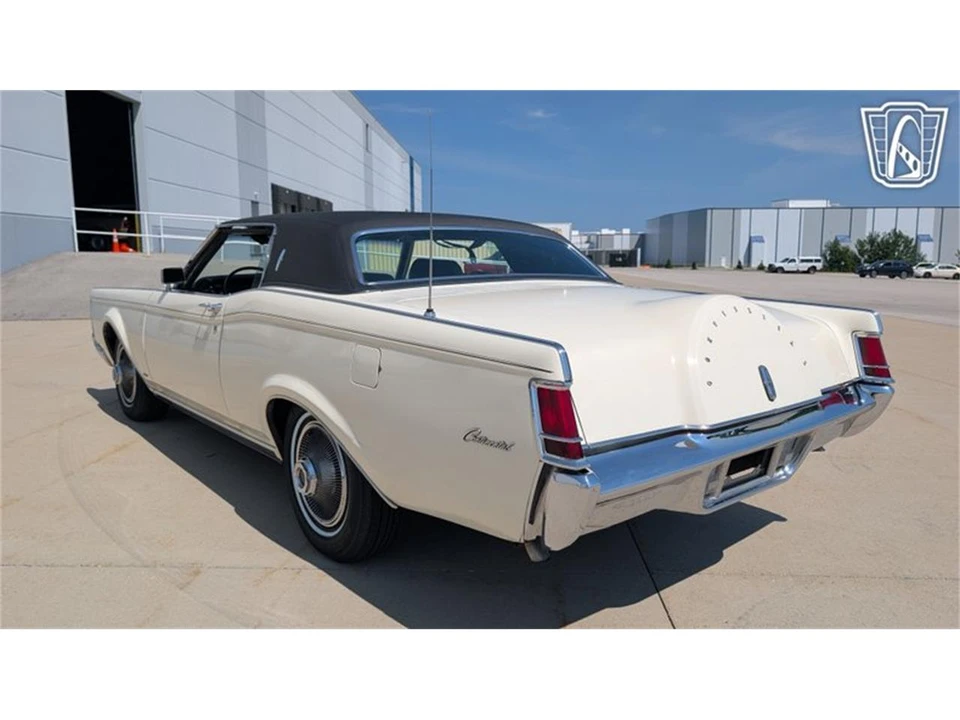 1969 Lincoln Continental Mark III - Image 9 of 31