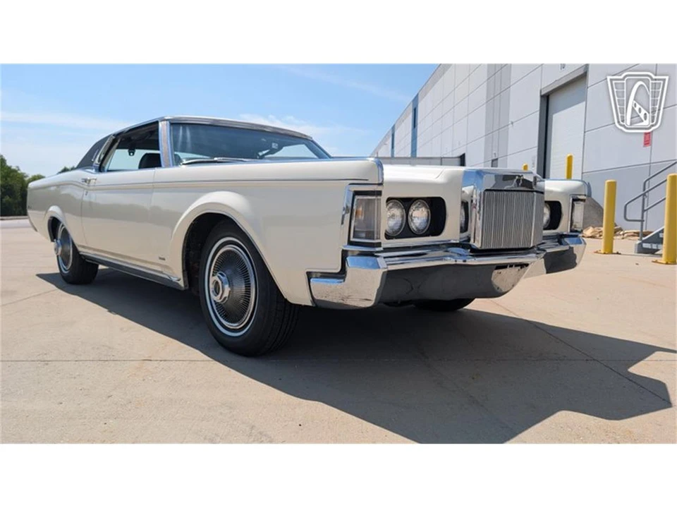 1969 Lincoln Continental Mark III - Image 22 of 31
