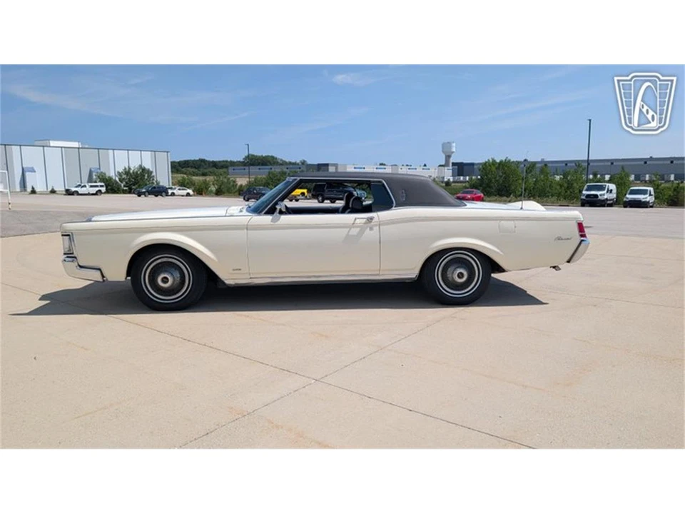 1969 Lincoln Continental Mark III - Image 6 of 31
