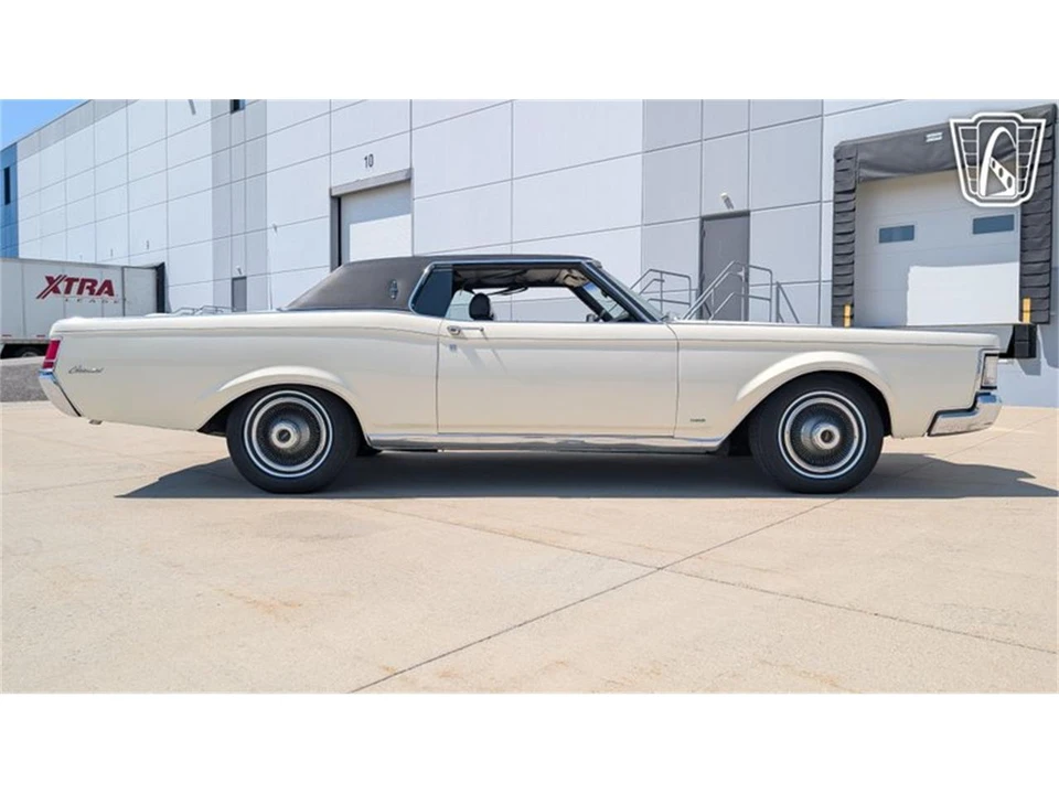 1969 Lincoln Continental Mark III - Image 19 of 31
