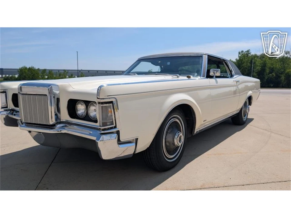 1969 Lincoln Continental Mark III - Image 3 of 31