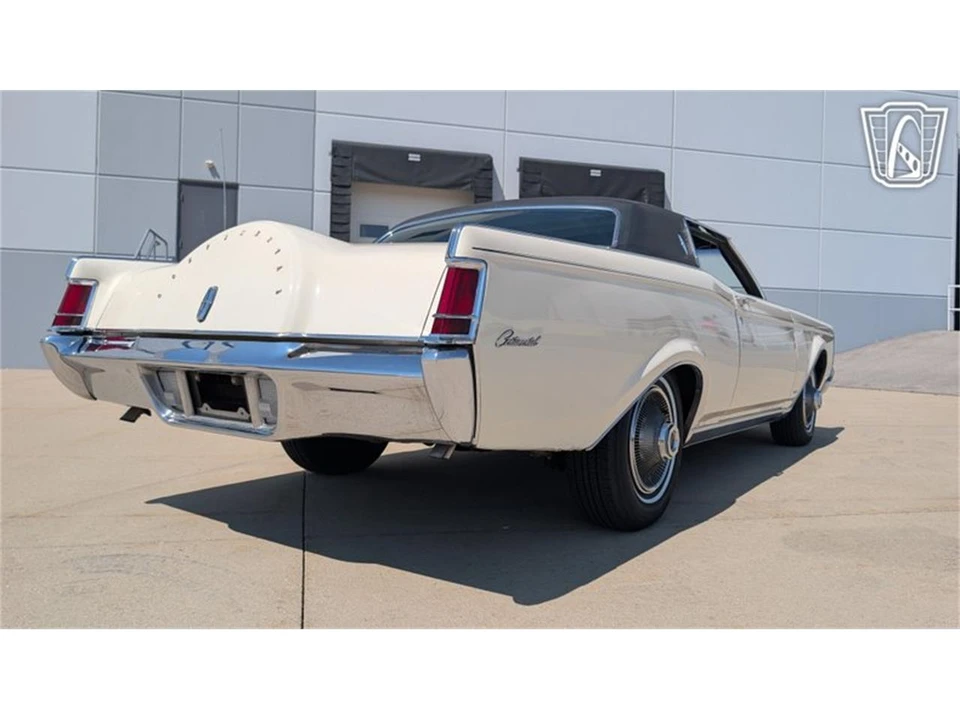 1969 Lincoln Continental Mark III - Image 16 of 31