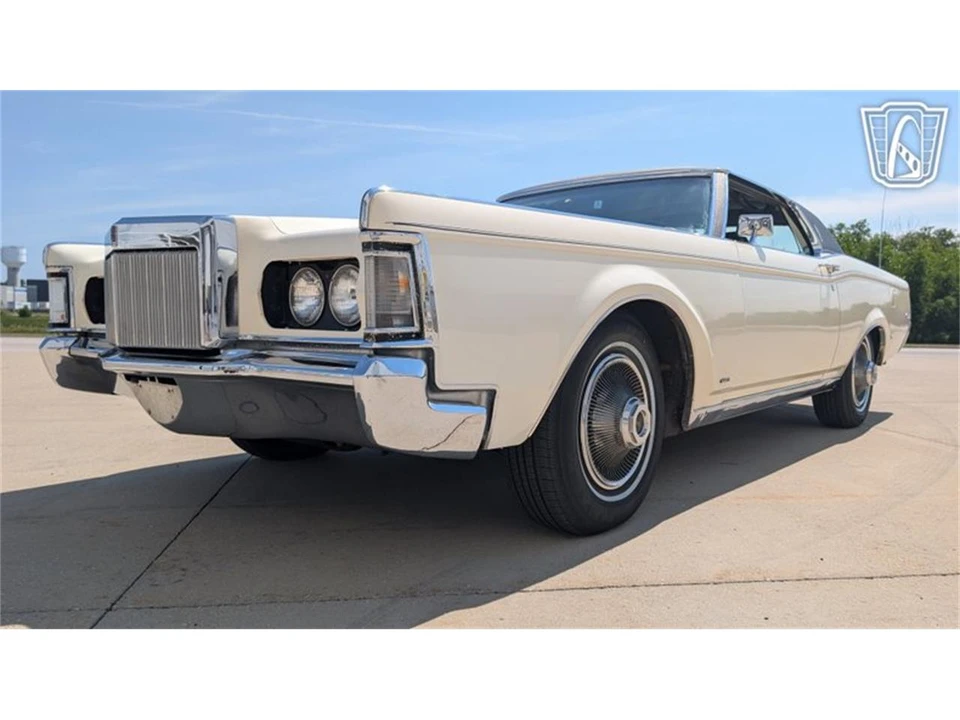 1969 Lincoln Continental Mark III - Image 4 of 31