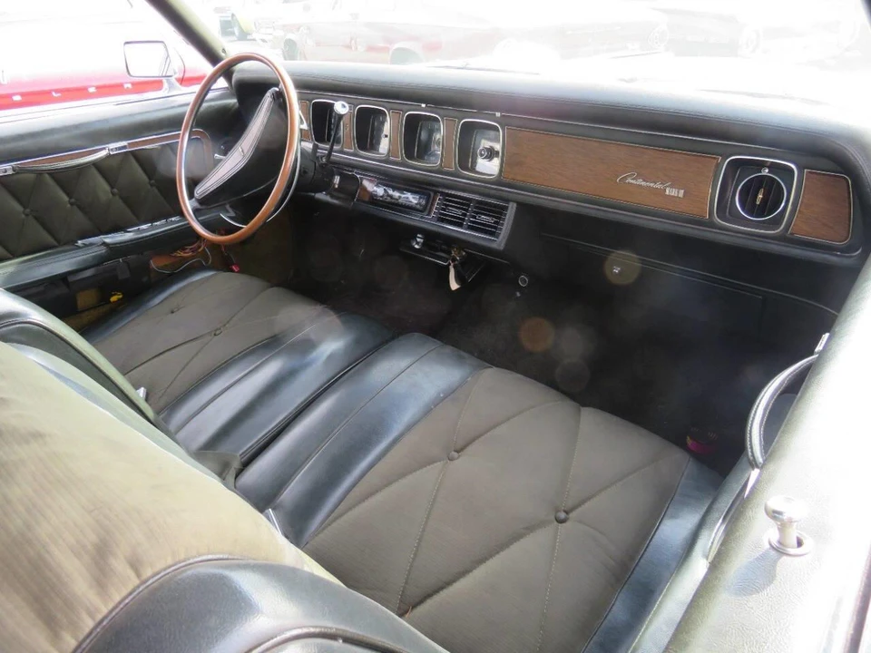 1969 Lincoln Continental Mark III - Image 5 of 7
