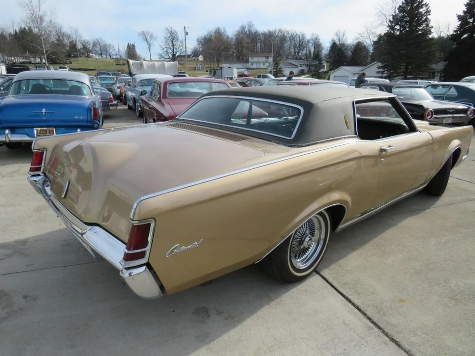 1969 Lincoln Continental Mark III - Image 4 of 7