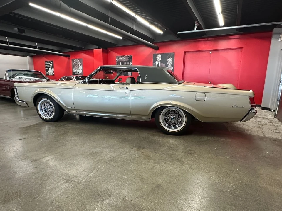 1969 Lincoln Continental Mark III - Image 22 of 31