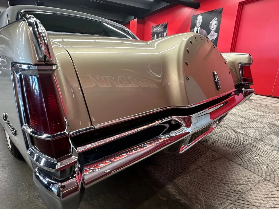 1969 Lincoln Continental Mark III - Image 19 of 31