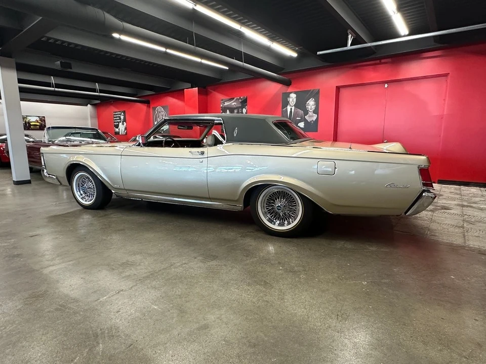 1969 Lincoln Continental Mark III - Image 21 of 31