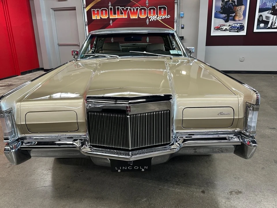 1969 Lincoln Continental Mark III - Image 6 of 31