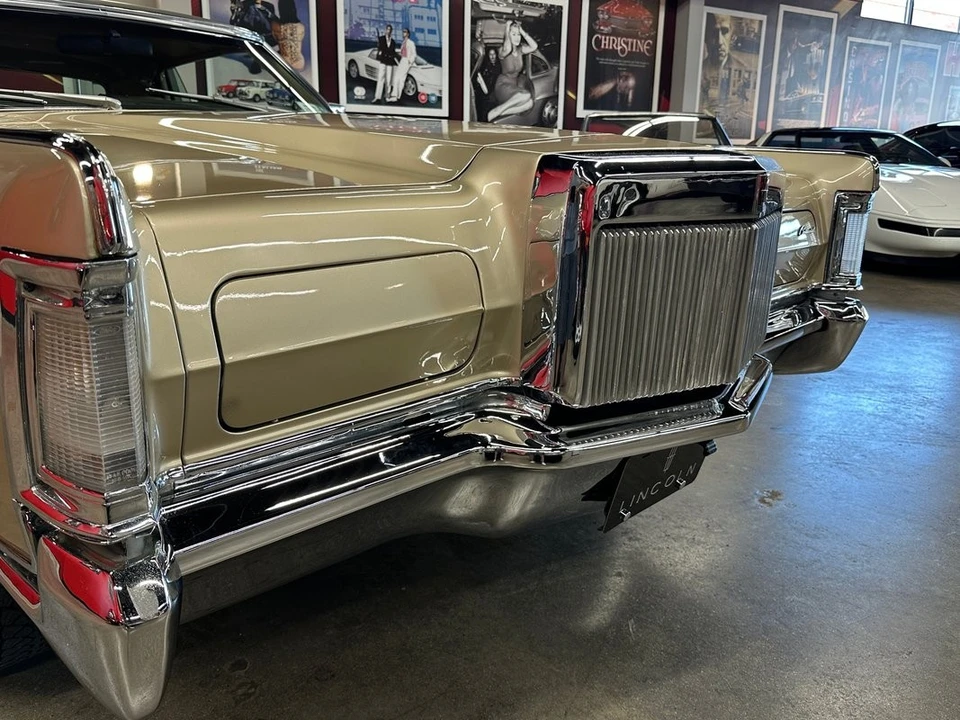 1969 Lincoln Continental Mark III - Image 28 of 31