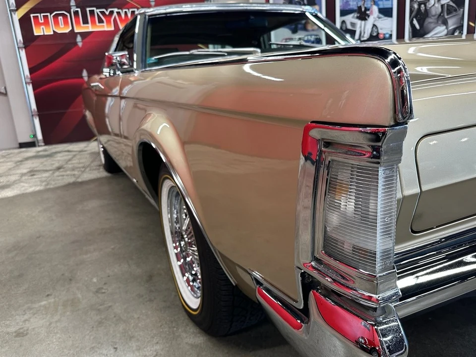 1969 Lincoln Continental Mark III - Image 27 of 31