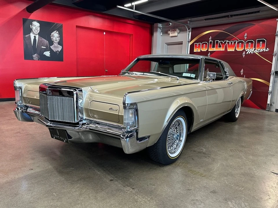 1969 Lincoln Continental Mark III - Image 3 of 31