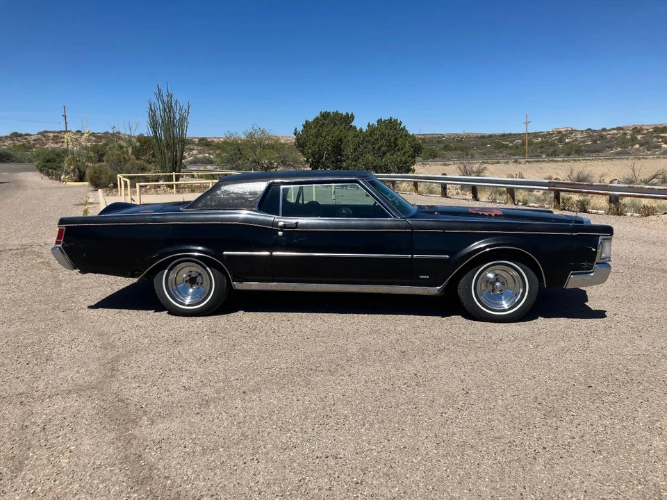 1969 Lincoln Continental Mark III - Image 4 of 24
