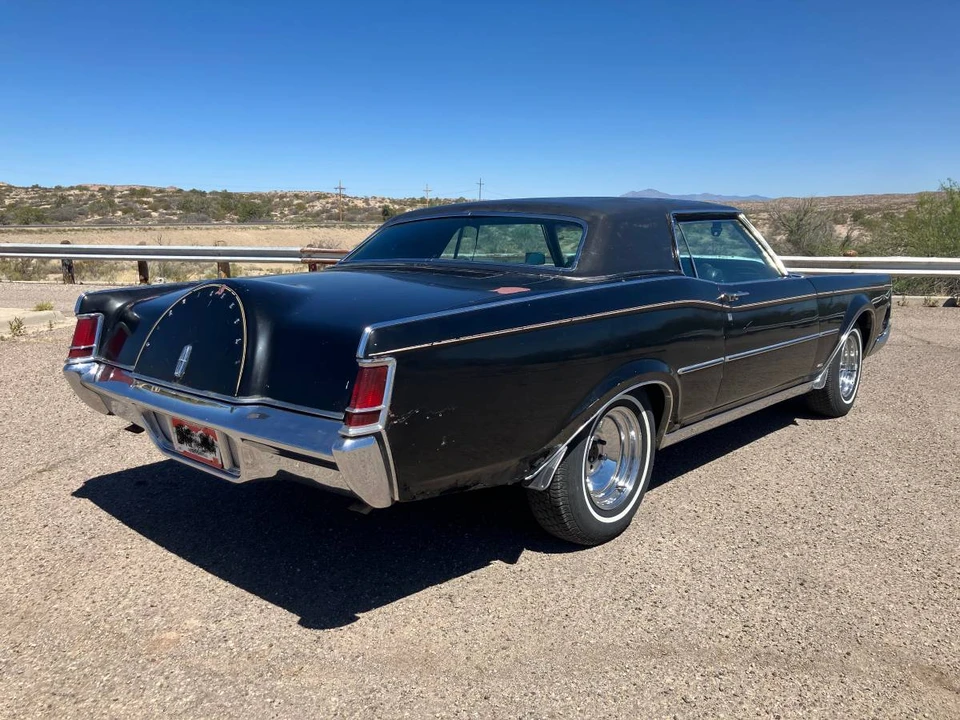 1969 Lincoln Continental Mark III - Image 3 of 24