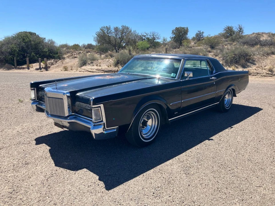 1969 Lincoln Continental Mark III - Image 2 of 24