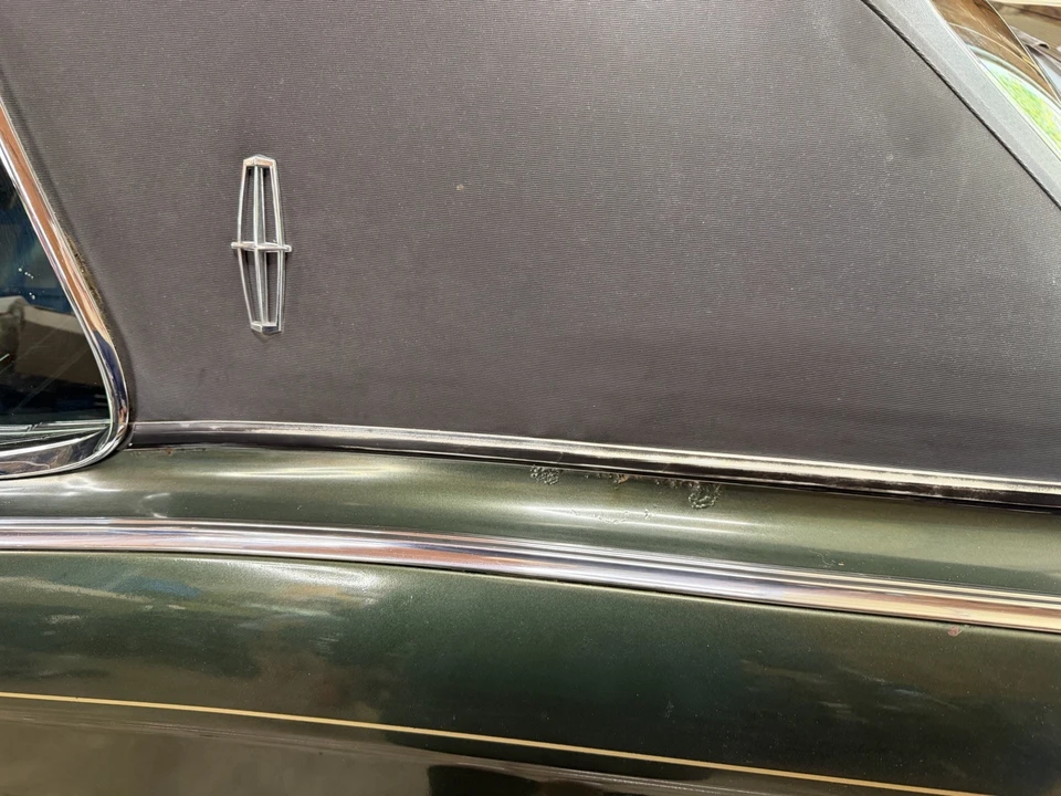 1969 Lincoln Continental Mark III - Image 13 of 21