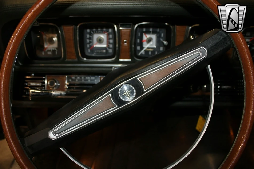 1969 Lincoln Continental Mark III - Image 16 of 21