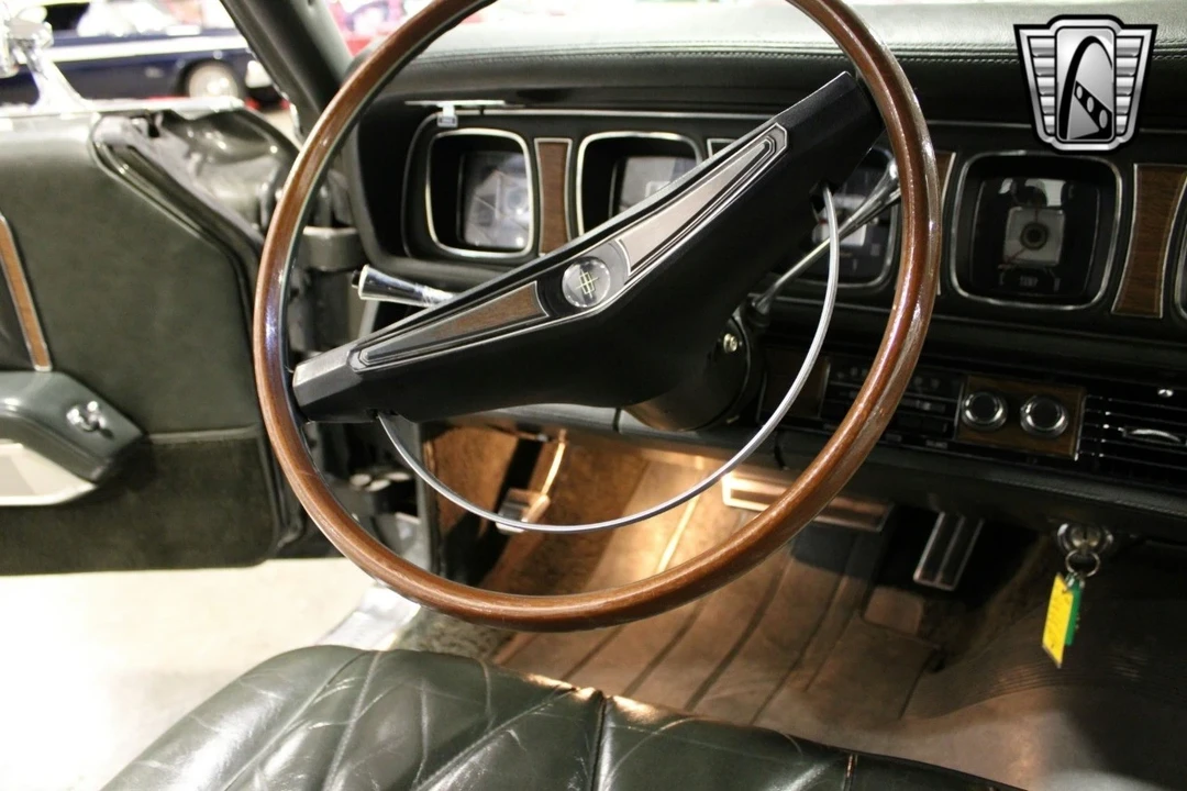 1969 Lincoln Continental Mark III - Image 20 of 21
