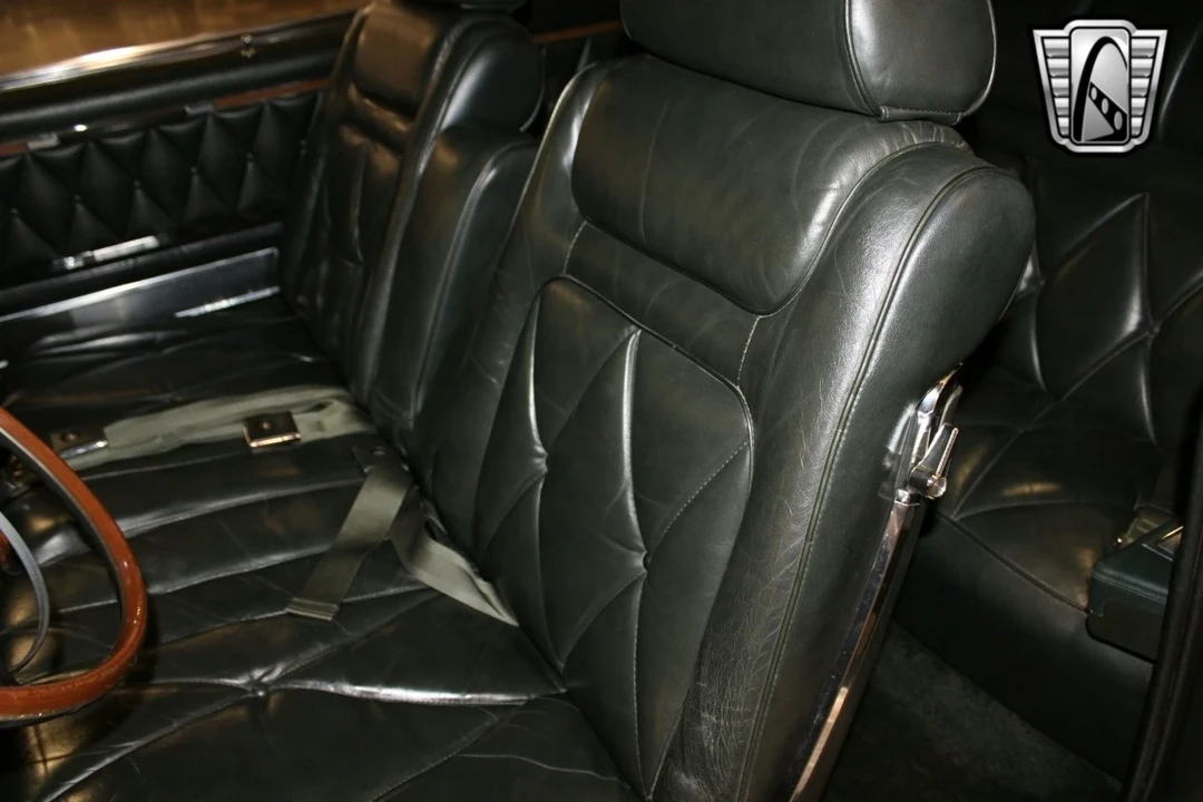 1969 Lincoln Continental Mark III - Image 18 of 21