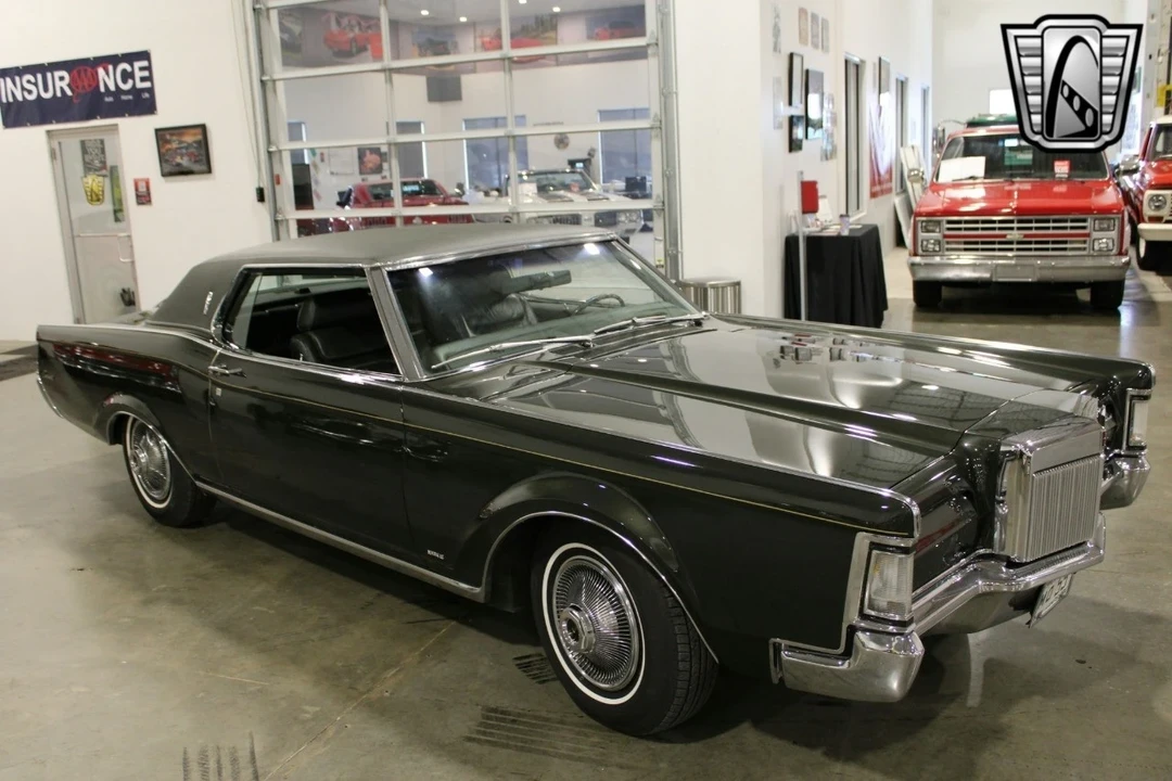 1969 Lincoln Continental Mark III - Image 5 of 12