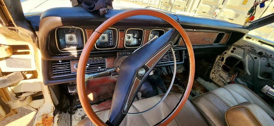 1969 Lincoln Continental Mark III - Image 14 of 17