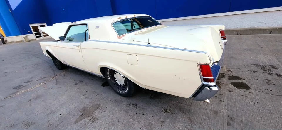 1969 Lincoln Continental Mark III - Image 6 of 17