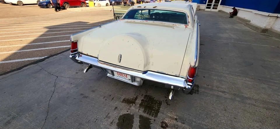 1969 Lincoln Continental Mark III - Image 15 of 17
