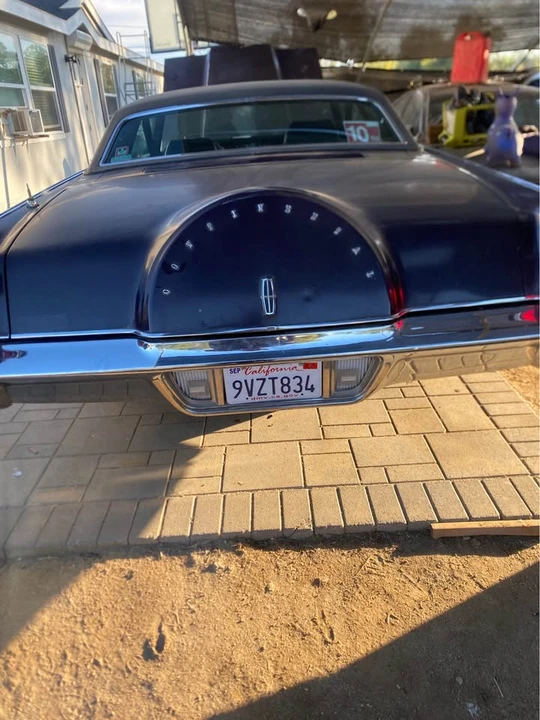 1969 Lincoln Continental Mark III - Image 5 of 9
