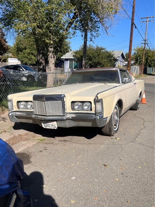 1969 Lincoln Continental Mark III - Image 7 of 11