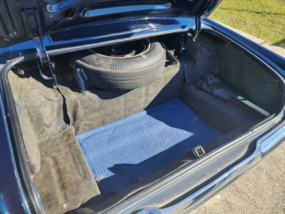 1969 Lincoln Continental Mark III - Image 13 of 16