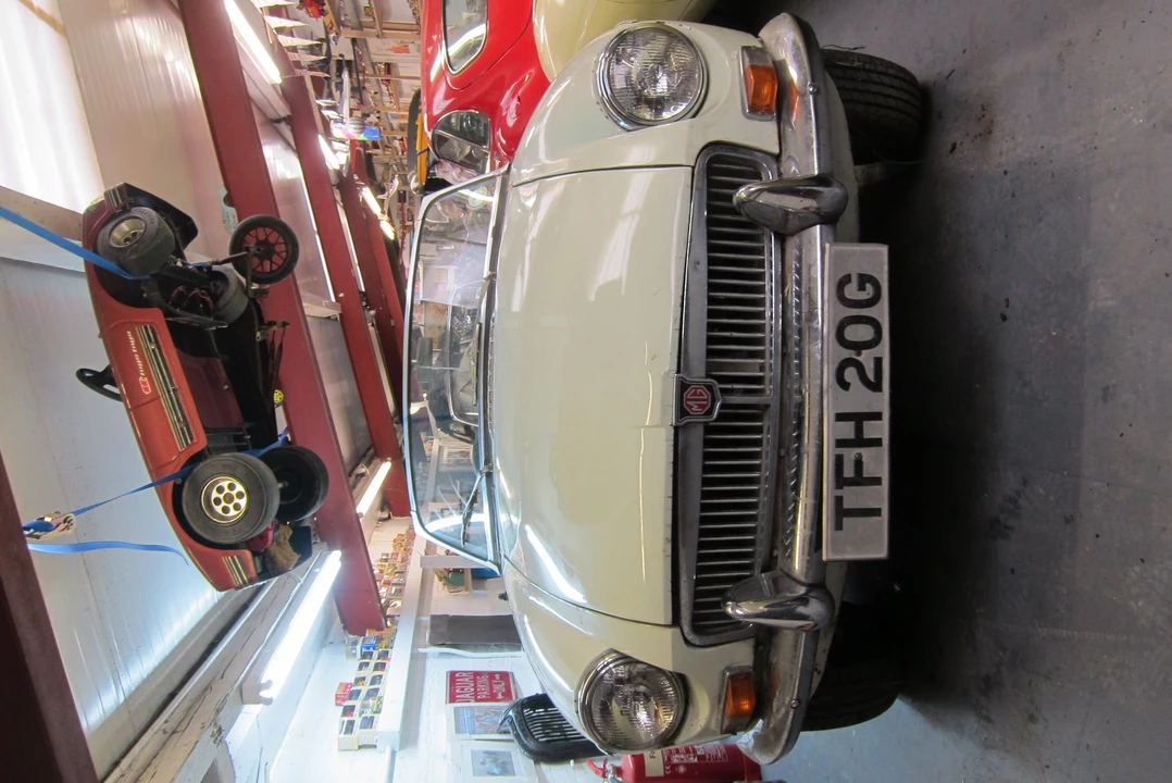1969 MG MGB Roadster - Image 15 of 16