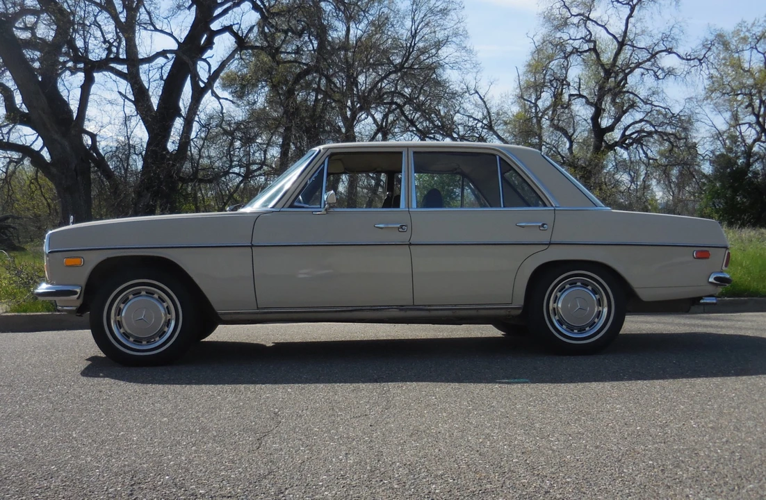 1969 Mercedes-Benz W114 & W115 - Image 5 of 31