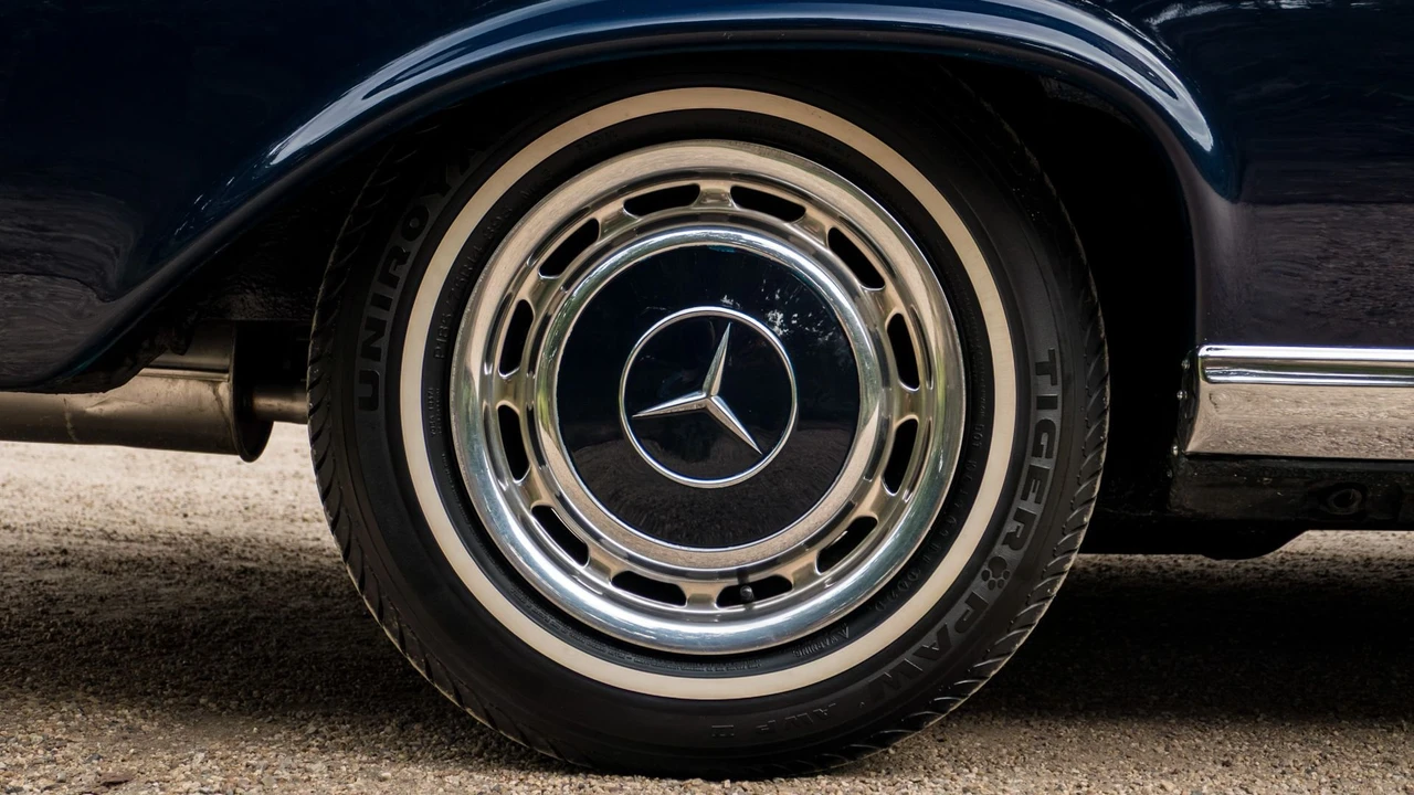 1969 Mercedes-Benz W111 Cabriolet - Image 27 of 31