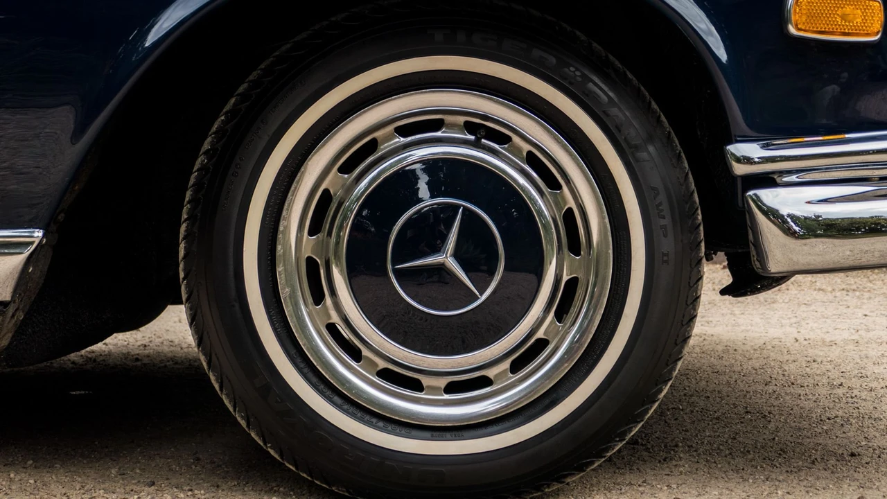 1969 Mercedes-Benz W111 Cabriolet - Image 25 of 31