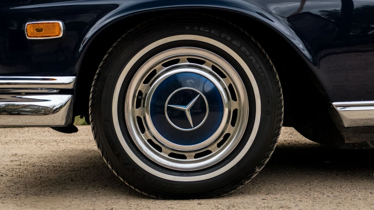 1969 Mercedes-Benz W111 Cabriolet - Image 22 of 31
