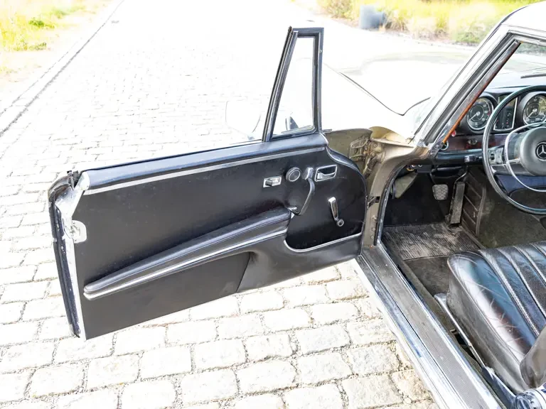1969 Mercedes-Benz W111 Coupe - Image 17 of 31