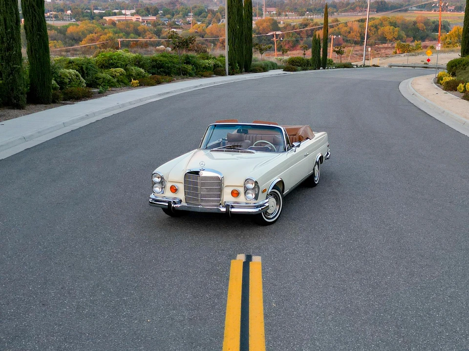 1969 Mercedes-Benz W111 Cabriolet - Image 3 of 31