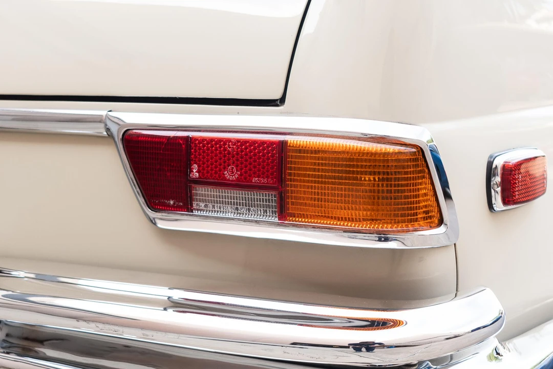1969 Mercedes-Benz W111 Cabriolet - Image 17 of 31