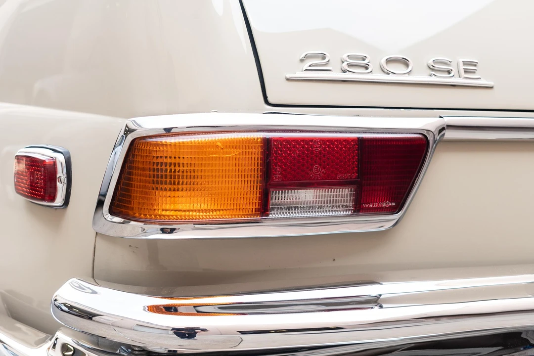 1969 Mercedes-Benz W111 Cabriolet - Image 16 of 31