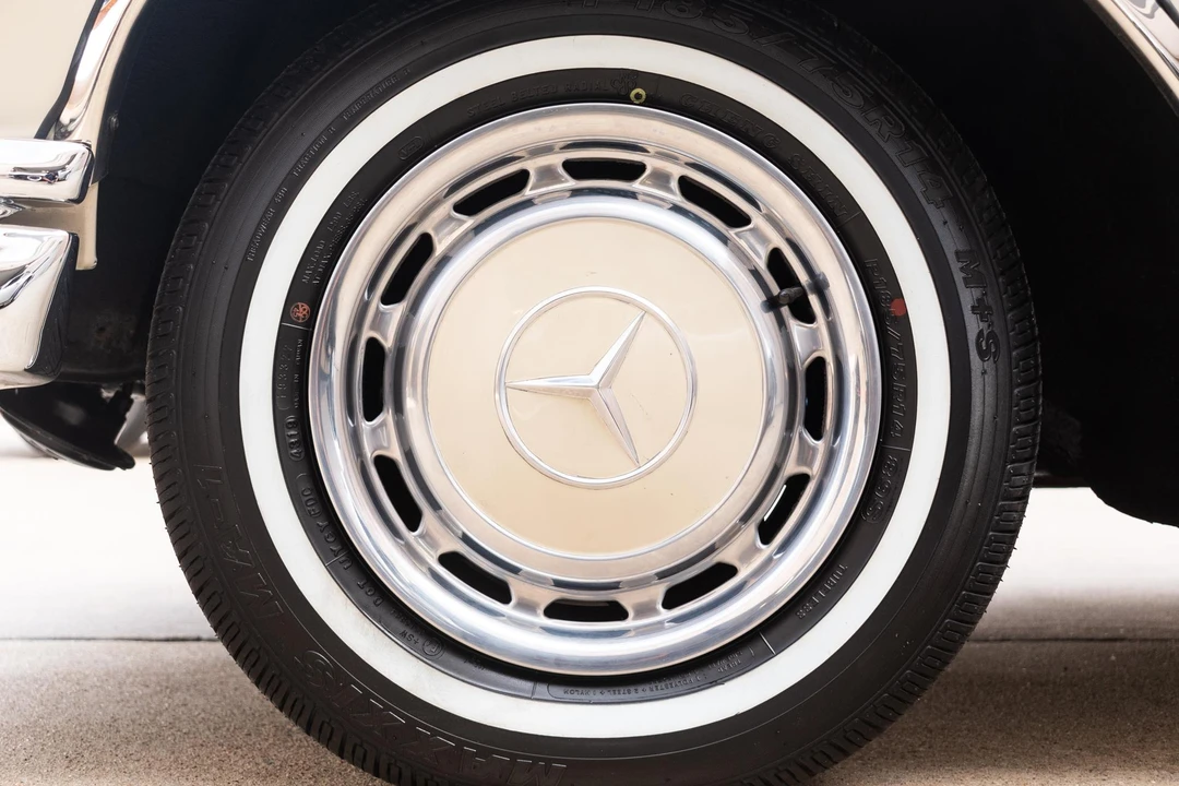 1969 Mercedes-Benz W111 Cabriolet - Image 26 of 31