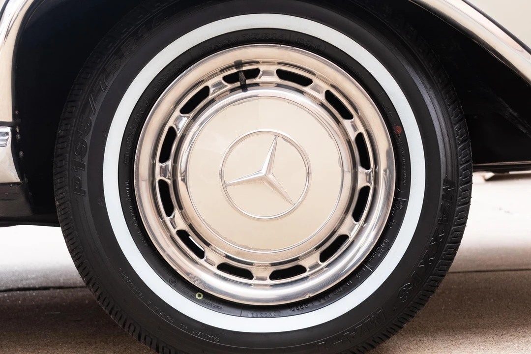 1969 Mercedes-Benz W111 Cabriolet - Image 27 of 31