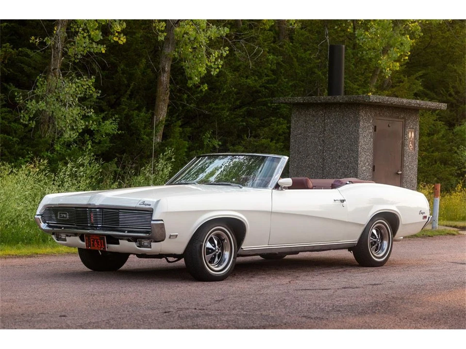 1969 Mercury Cougar 1st Gen - Image 17 of 31