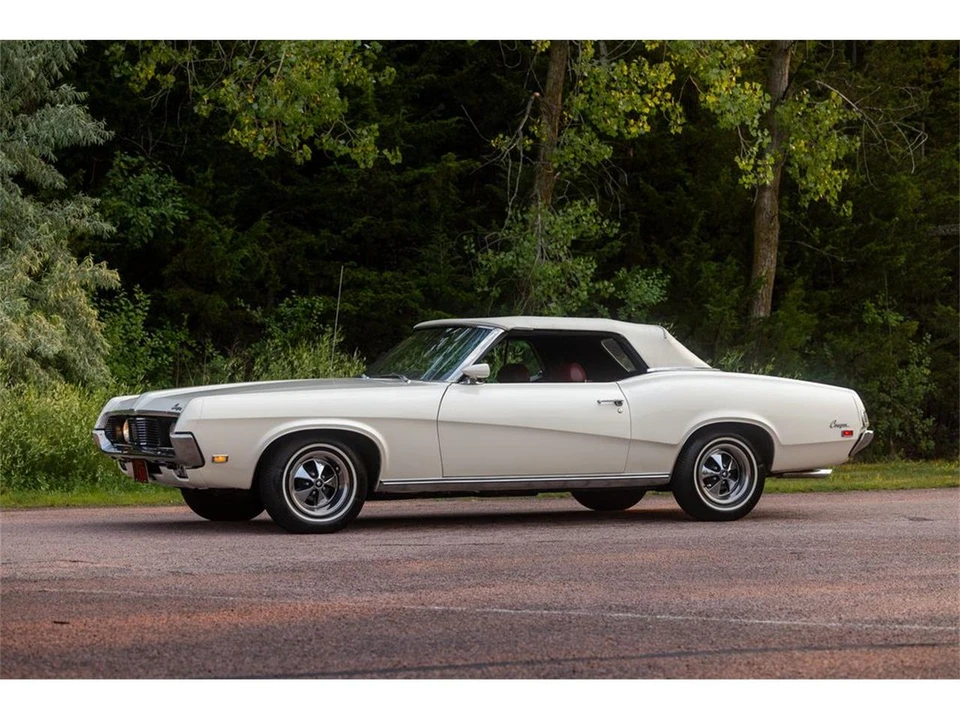 1969 Mercury Cougar 1st Gen - Image 8 of 31