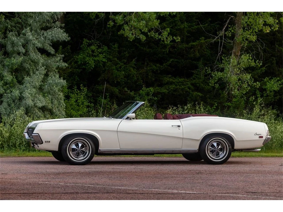 1969 Mercury Cougar 1st Gen - Image 23 of 31