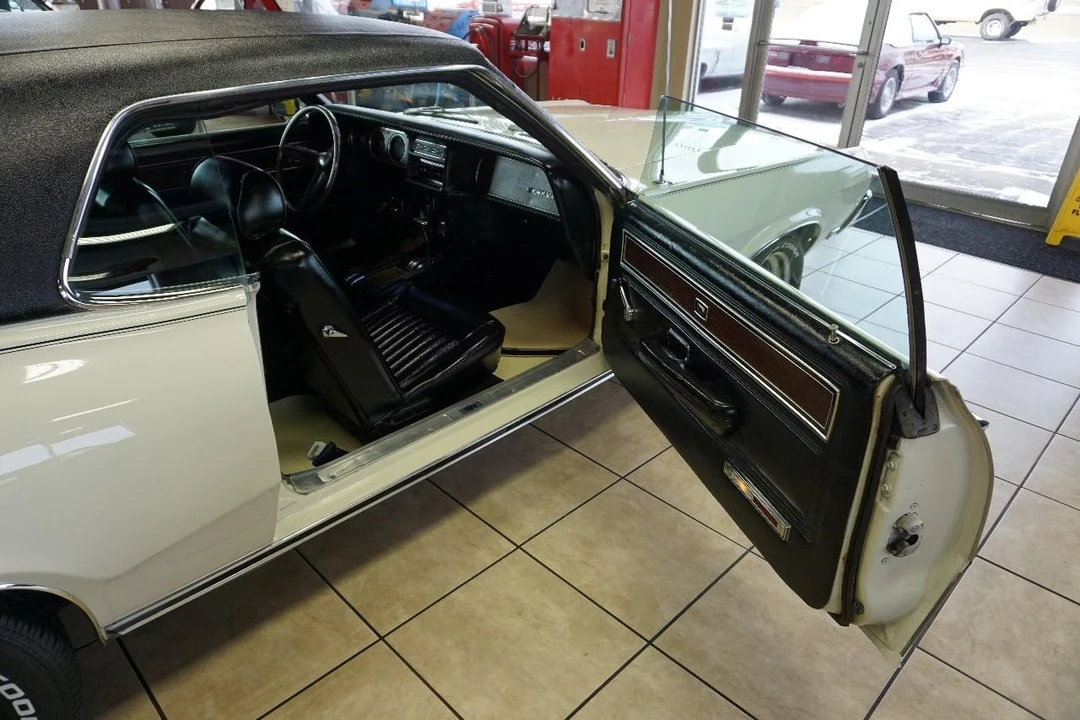 1969 Mercury Cougar 1st Gen - Image 22 of 31