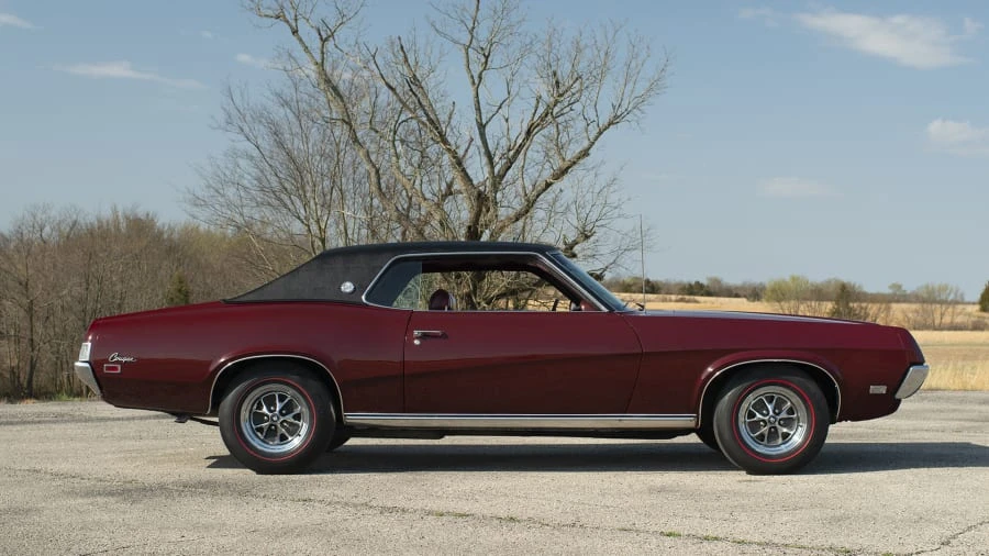 1969 Mercury Cougar 1st Gen - Image 11 of 12